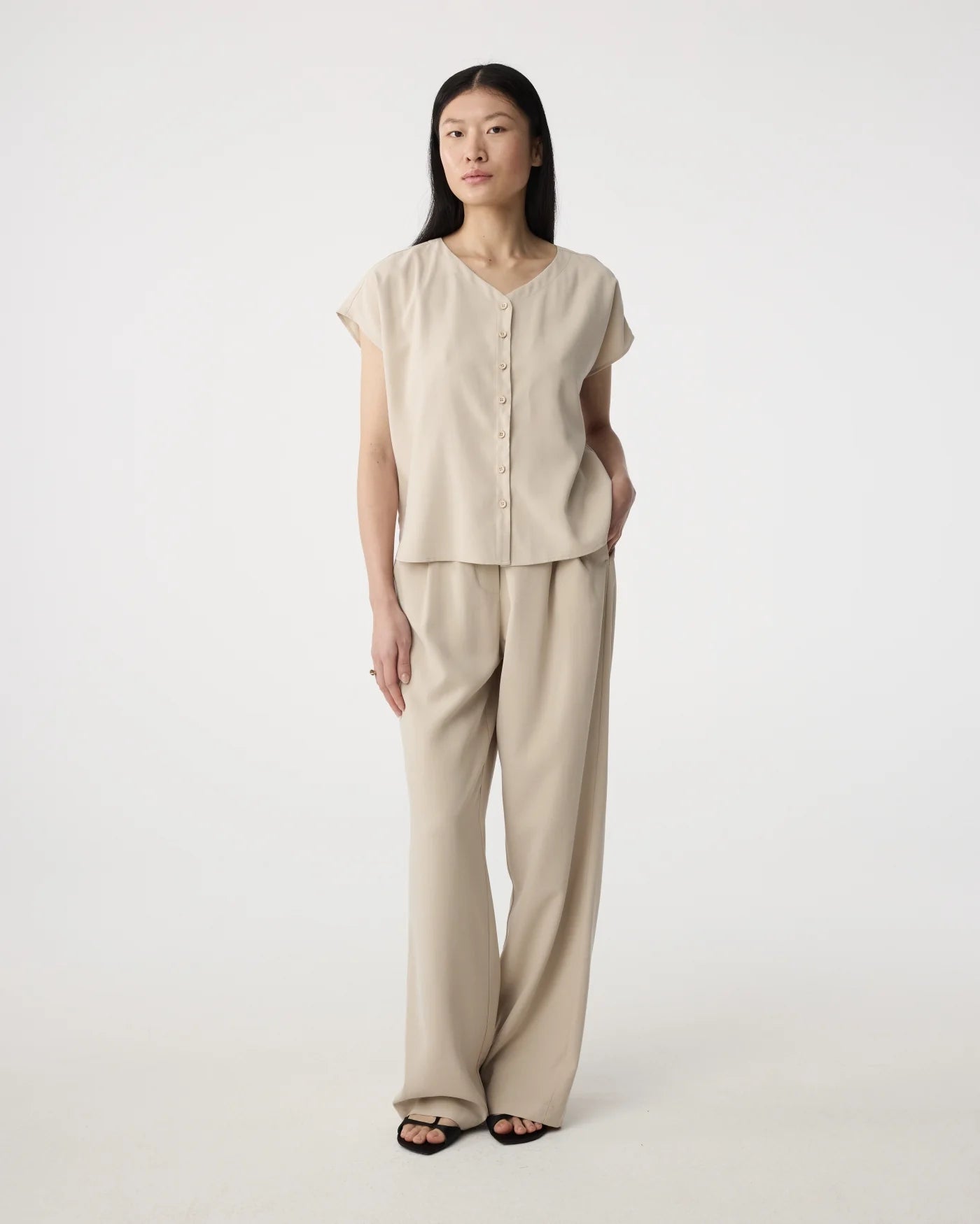 Knit-ted Tess Blouse Sand
