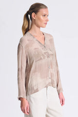 TRANSIT Oversized V-Neck Shirt Printed Viscose Georgette Sand
