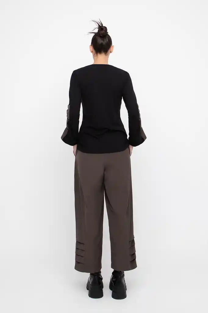 OZAI N KŪ Pants 777034
