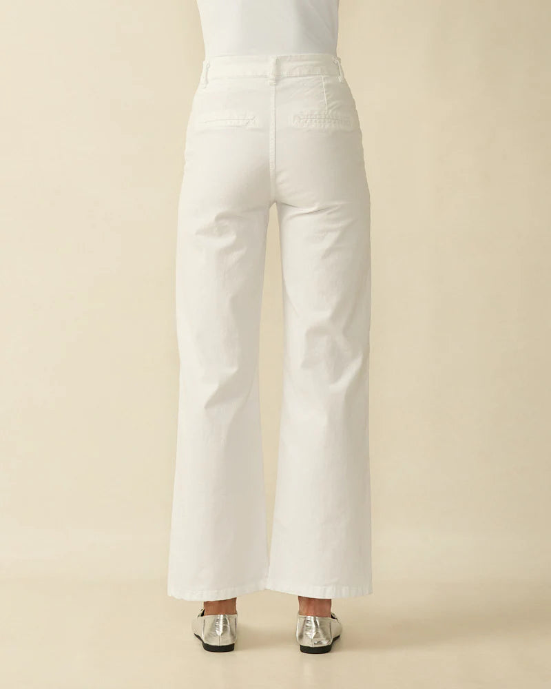 d.e.c.k. by Decollage Chino Jeans White